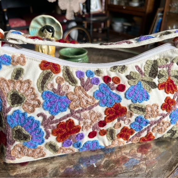 BOHO Floral EMBROIDERED VINTAGE  HMONG BAG - Picture 1 of 9